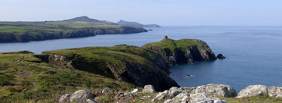 Article about walking from Abereiddy to Porthgain and back | We show ...